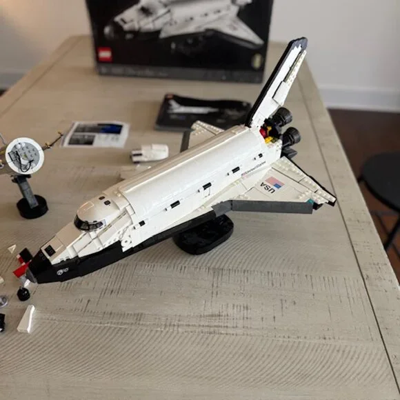 LEGO 10283 NASA Space Shuttle Discovery • Assembled • Box & Manual